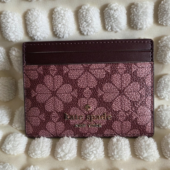 Kate Spade Rose Patterned Shoulder Bag with Gold Chain NWOT - Picture 2 of 3